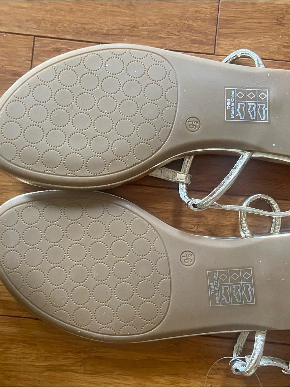Nicole Miller Women’s size 9.5 US Metallic Silver Women's T-Strap Sandals
